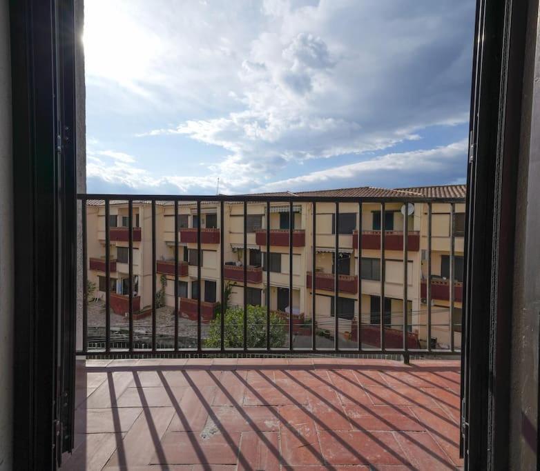 Bonito Apartamento Equipado, Cerca De La Playa Empuriabrava Eksteriør billede
