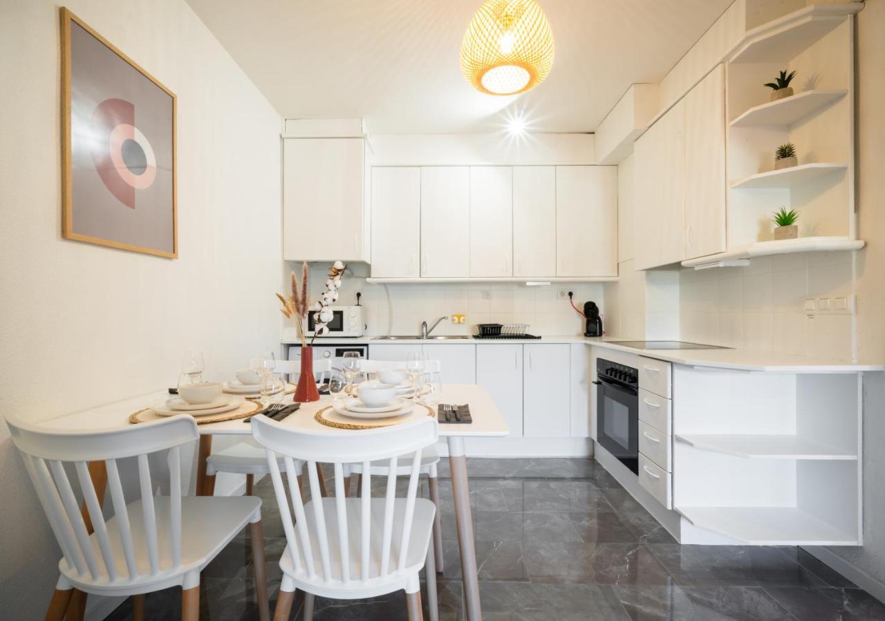 Bonito Apartamento Equipado, Cerca De La Playa Empuriabrava Eksteriør billede